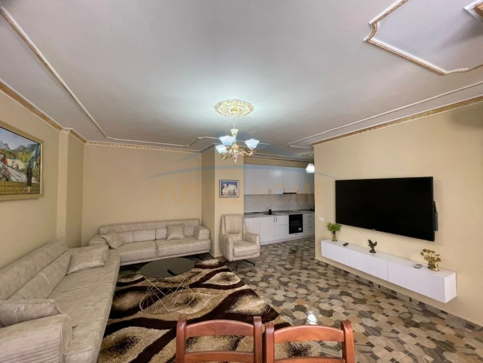 Durres, jepet me qera apartament 2+1+Aneks+Ballkon Kati 4, 125 m² 600 € (Plazh)