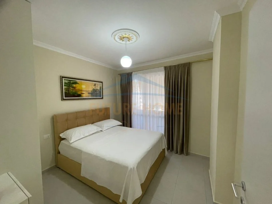 Durres, jepet me qera apartament 2+1+Ballkon Kati 4, 124 m² 600 € (Plazh Hekurulla)