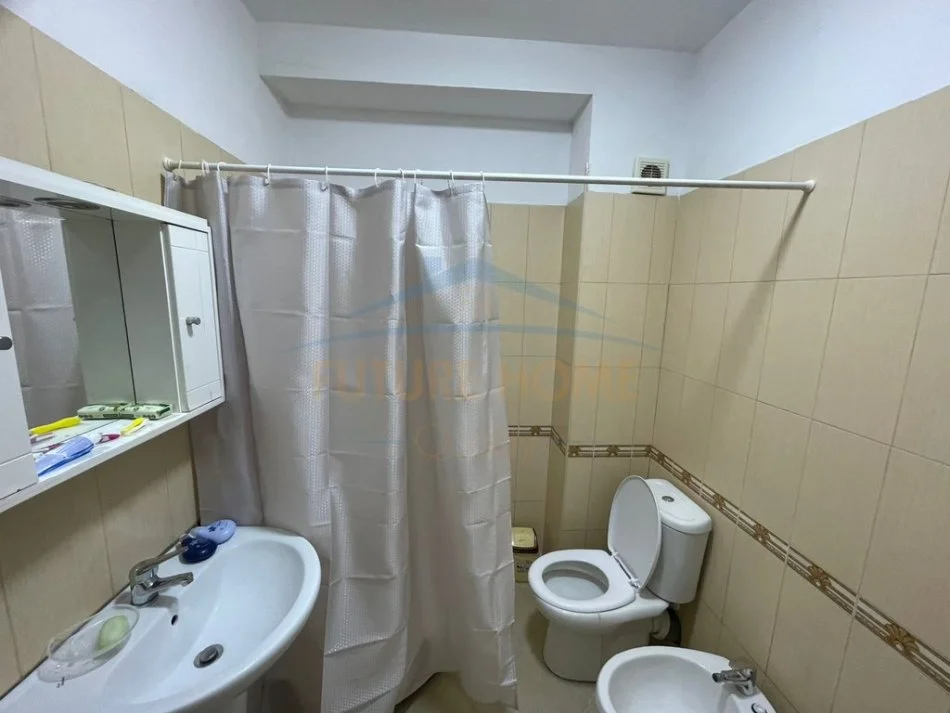 Durres, jepet me qera apartament 1+1+Ballkon Kati 2, 67 m² 450 € 