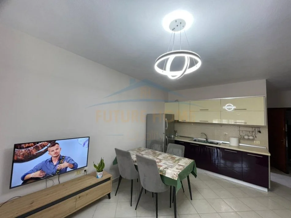 Durres, jepet me qera apartament 1+1+Aneks+Ballkon Kati 2, 67 m² 450 € (Ura e Dajlanit, Durres)