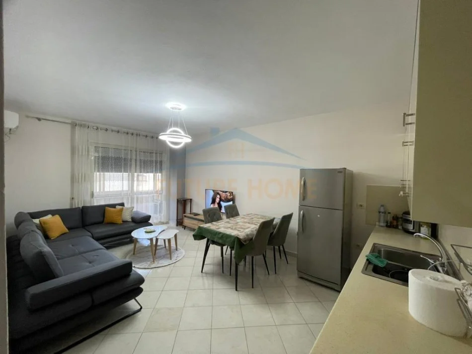 Durres, jepet me qera apartament 1+1+Ballkon Kati 2, 67 m² 450 € 