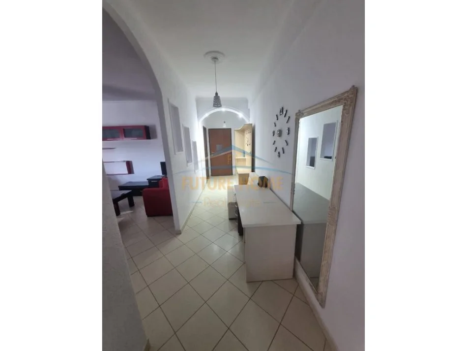 Tirane, jepet me qera apartament 2+1 Kati 8, 100 m² 420 € 