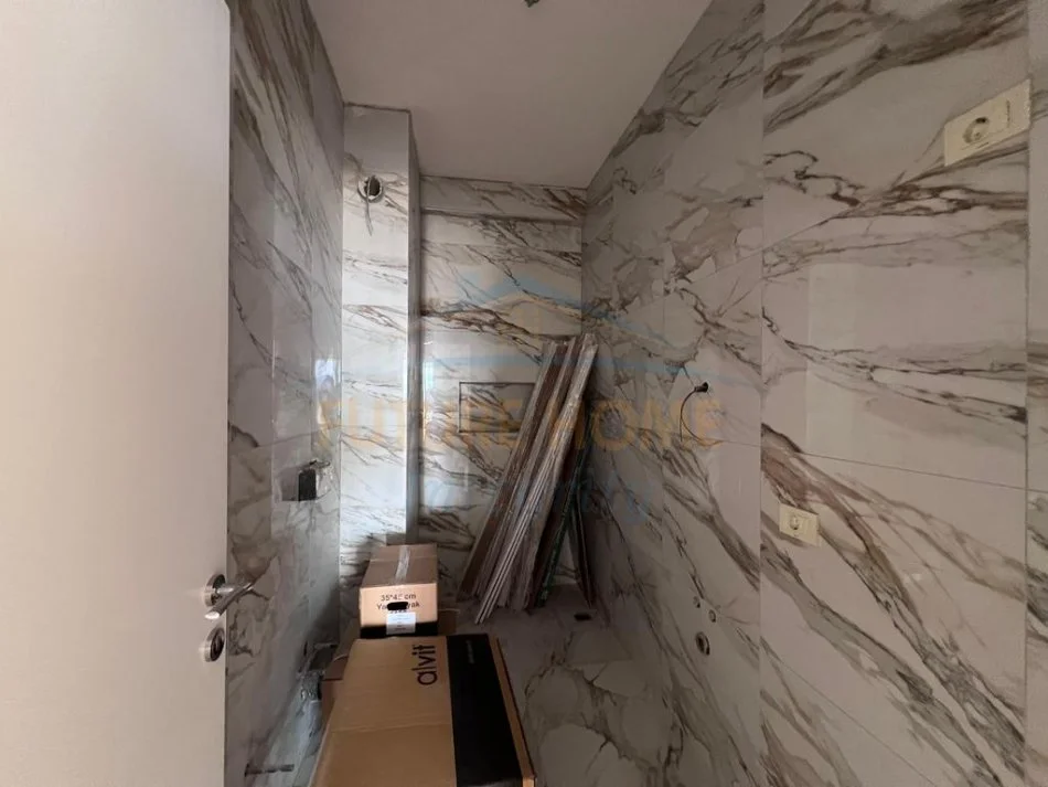 Tirane, shitet apartament 3+1+Ballkon Kati 10, 152 m² 334.400 € (Mine Peza Residence)