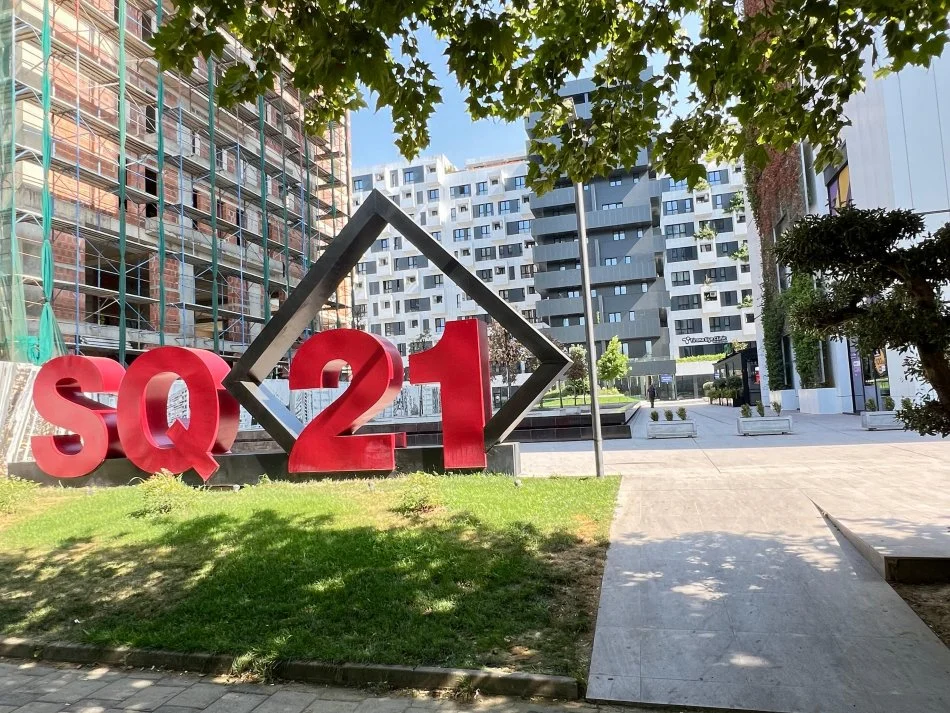 Tirane, jepet me qera ambjent biznesi , 452 m² 7.500 € (RRUGA KAVAJES SQUERE 21)