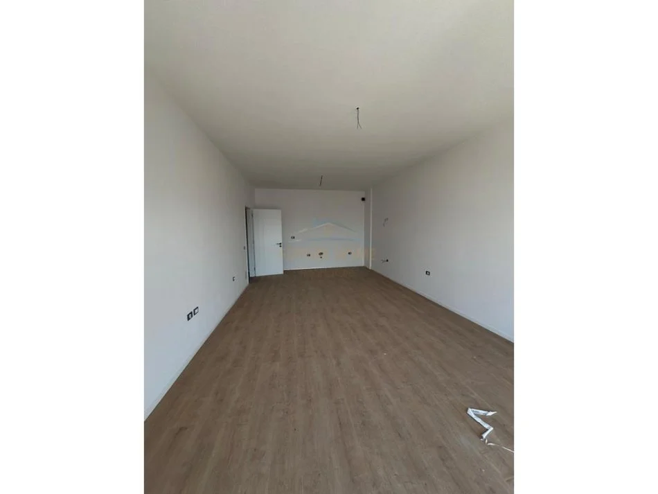 Tirane, shitet apartament 2+1 Kati 6, 113 m² 96.000 € (Kamez)