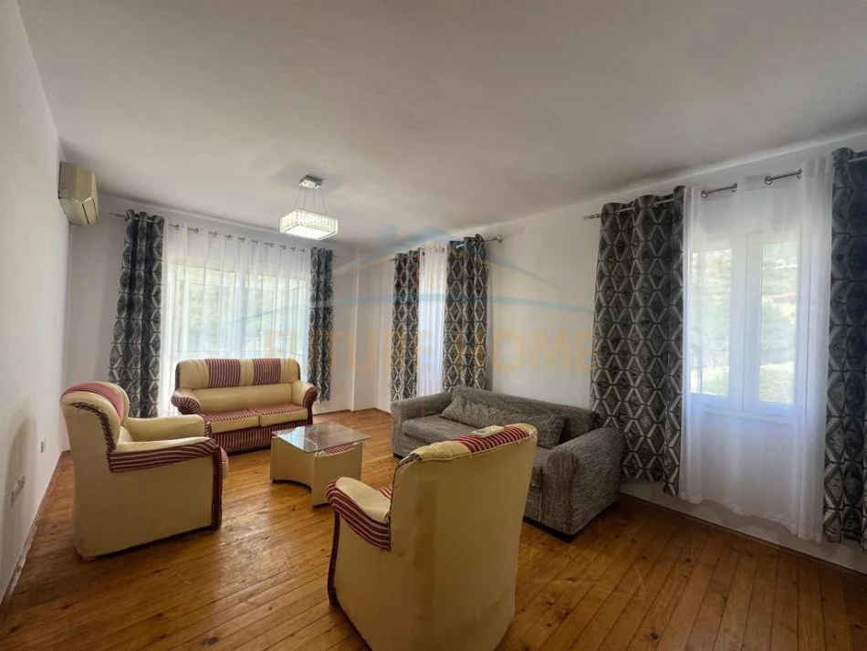 Tirane, jepet me qera apartament 2+1 Kati 3, 400 € 