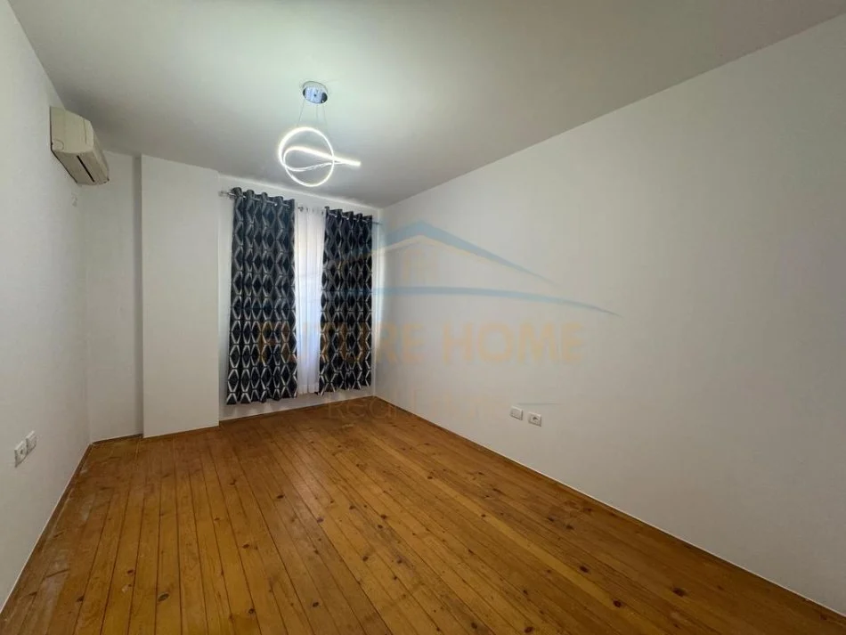 Tirane, jepet me qera apartament 2+1 Kati 3, 400 € 