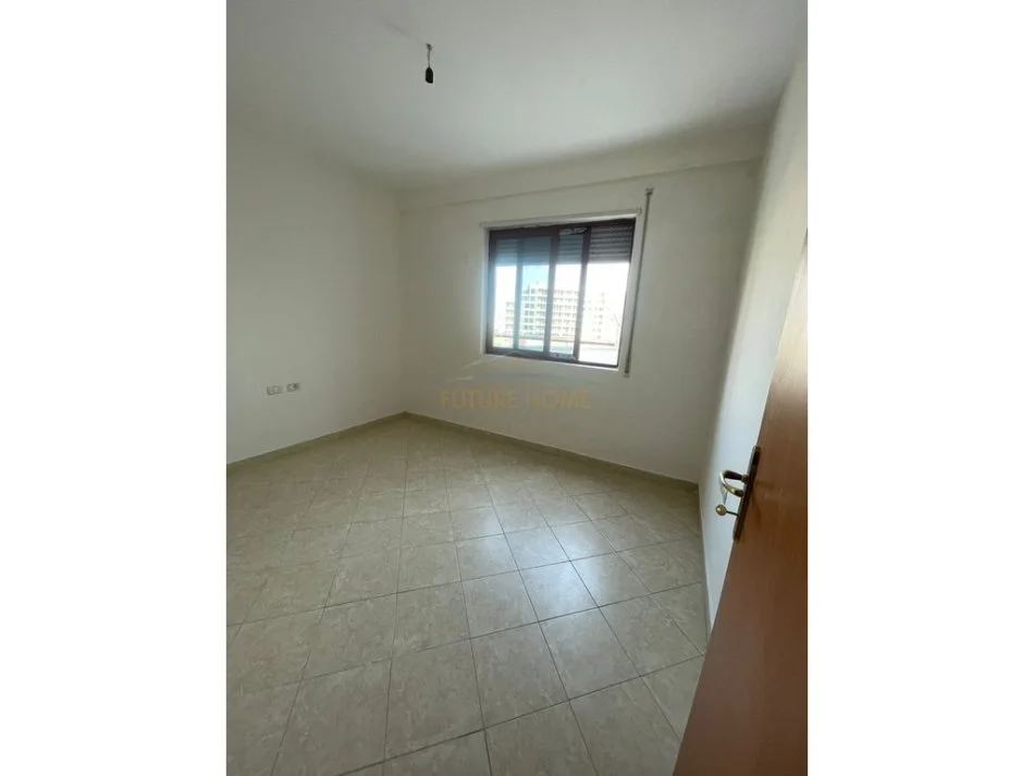 Tirane, shitet apartament 3+1+Ballkon Kati 5, 224 m² 235.000 € (Shkolla Partizani)