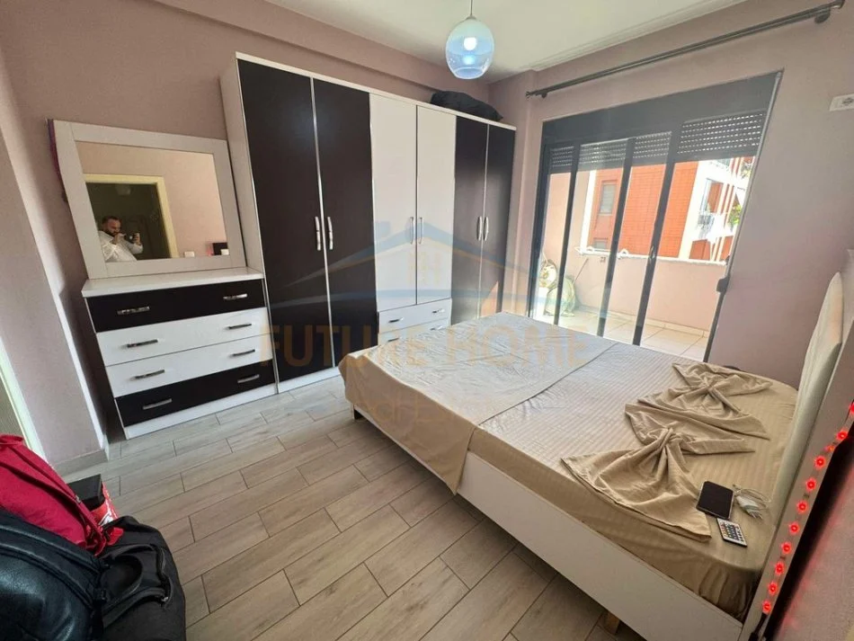 Tirane, jepet me qera apartament 2+1+Aneks+Ballkon Kati 5, 100 m² 470 € (Unaza e Re)