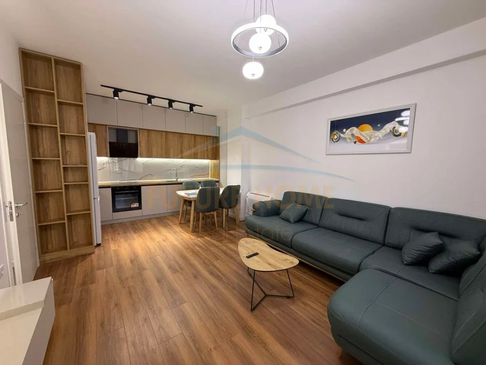 Tirane, jepet me qera apartament 2+1 Kati 5, 105 m² 700 € (UNAZA E RE)