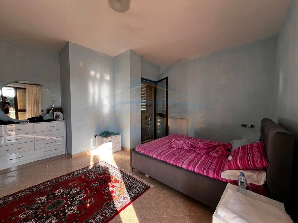 Durres, shitet shtepi 3+1 , 341 m² 300.000 € 