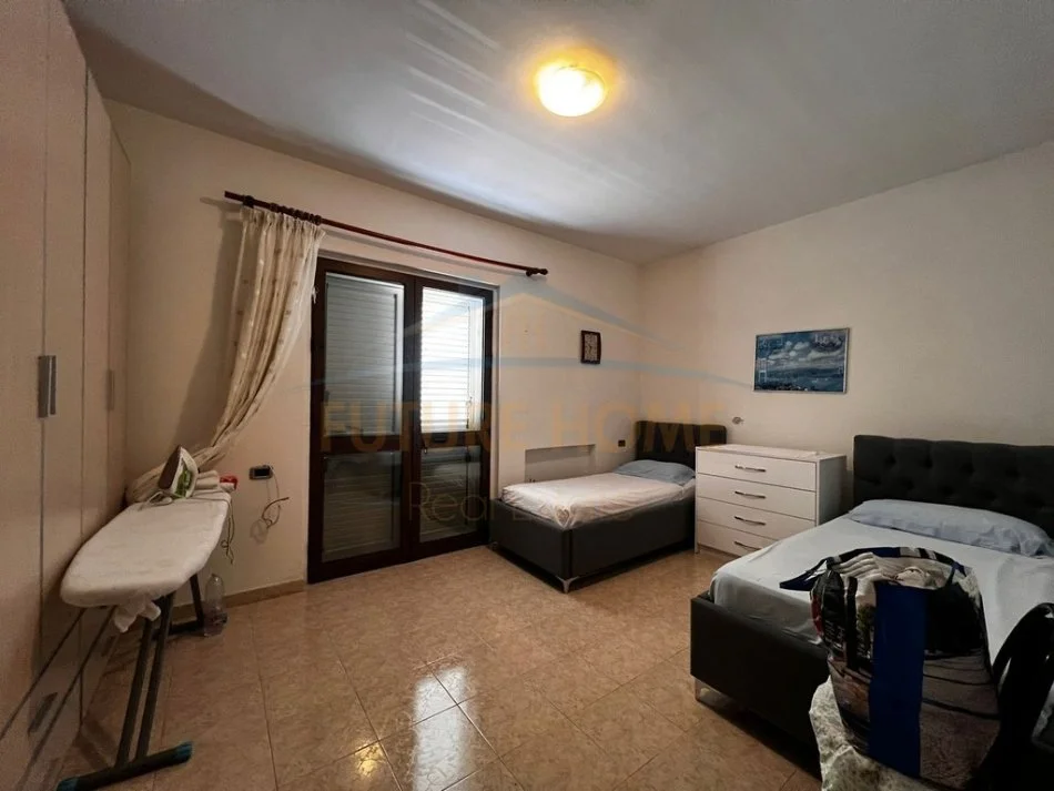 Durres, shitet shtepi 3+1 , 341 m² 300.000 € 