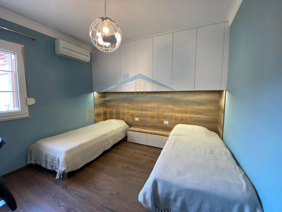 Tirane, jepet me qera apartament 2+1+Ballkon Kati 5, 110 m² 1.100 € (Myslym Shyri)