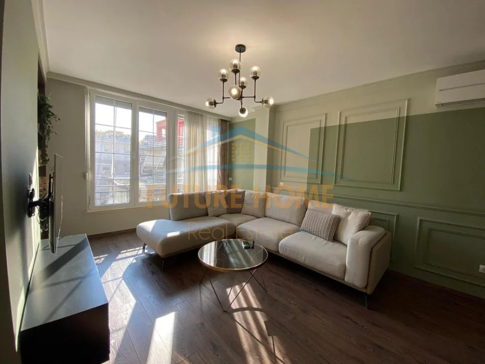 Tirane, jepet me qera apartament 2+1+Ballkon Kati 5, 110 m² 1.100 € (Myslym Shyri)