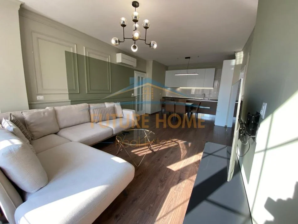 Tirane, jepet me qera apartament 2+1+Ballkon Kati 5, 110 m² 1.100 € (Myslym Shyri)