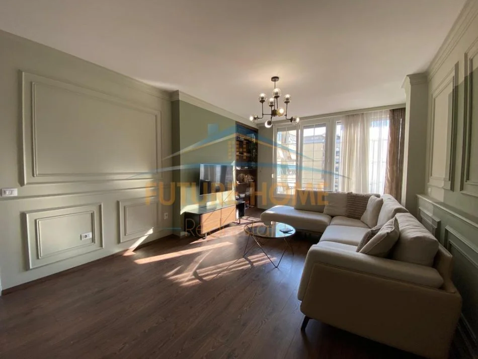 Tirane, jepet me qera apartament 2+1+Ballkon Kati 5, 110 m² 1.100 € (Myslym Shyri)