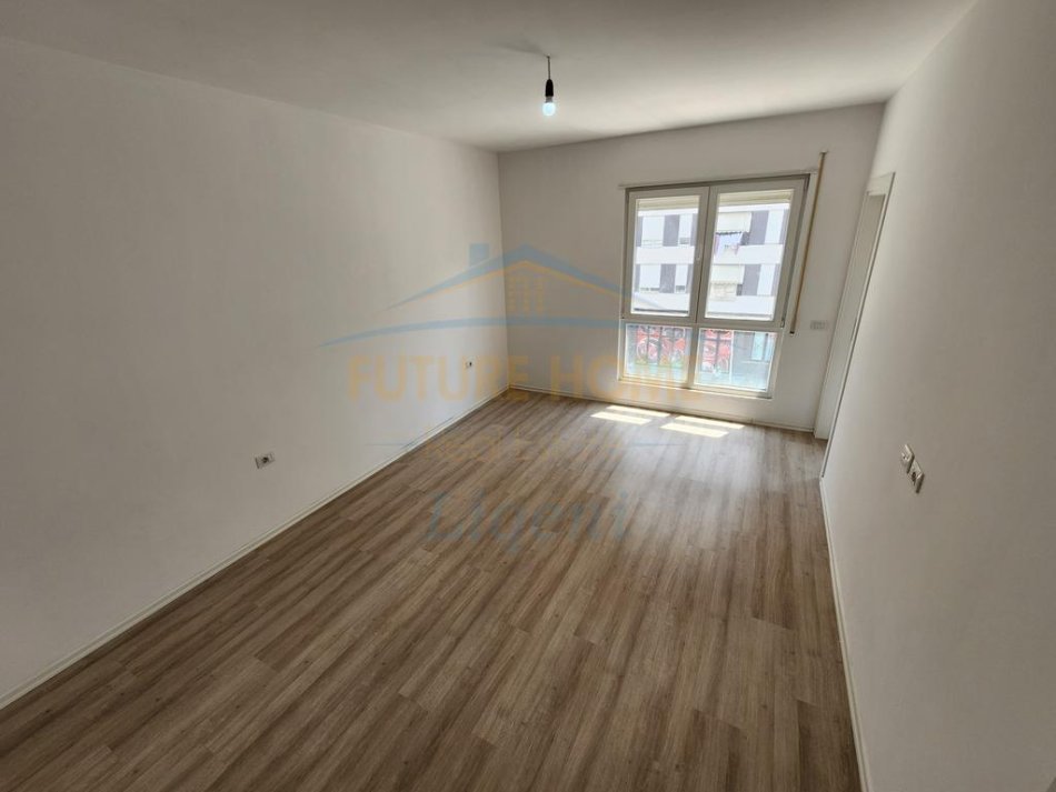Tirane, shitet apartament 2+1 Kati 2, 105 m² 175.000 € 