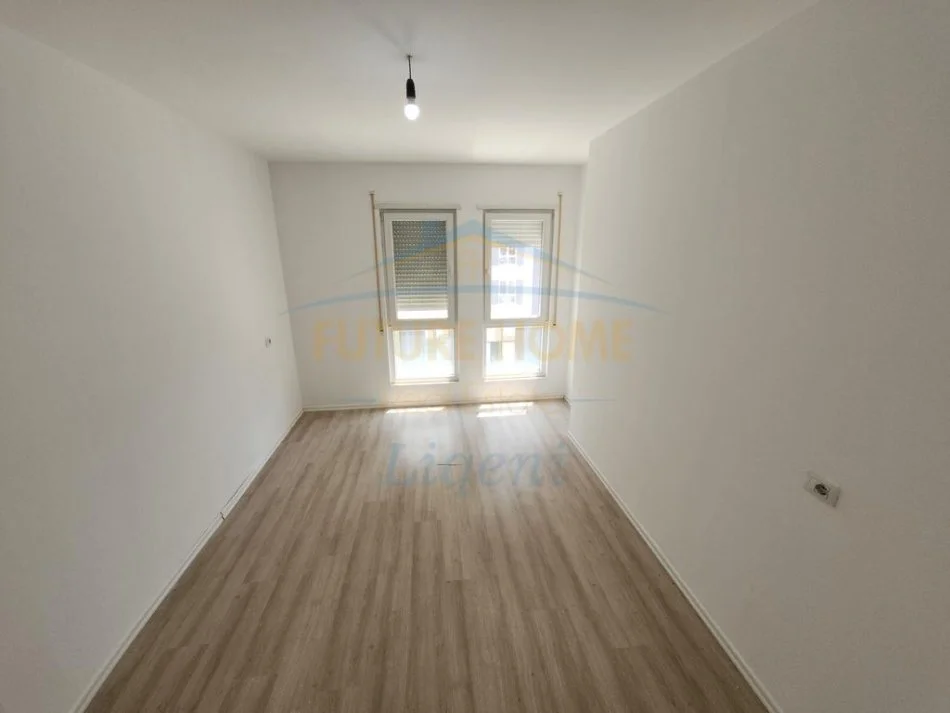 MUNDESI KREDIE Tirane, shitet apartament 2+1+2 Kati 2, 106 m² 175.000 € (5 MAJI)