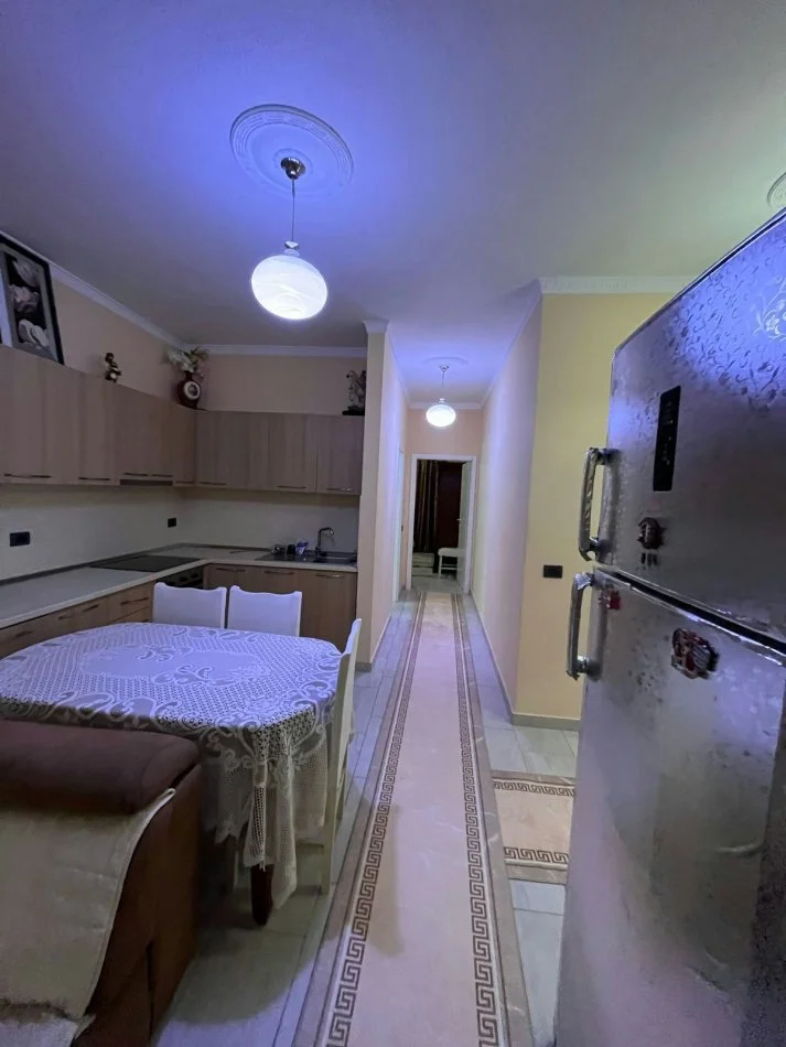 Tirane, jepet me qera apartament 2+1, Kati 6, 107 m² 500 € (liqeni that)