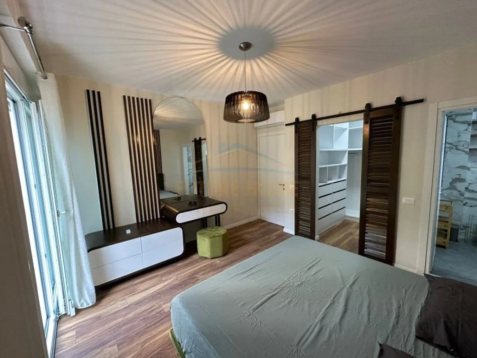 Tirane, jepet me qera apartament 2+1 Kati 1, 100 m² 1.200 € (Liqeni i Thate)