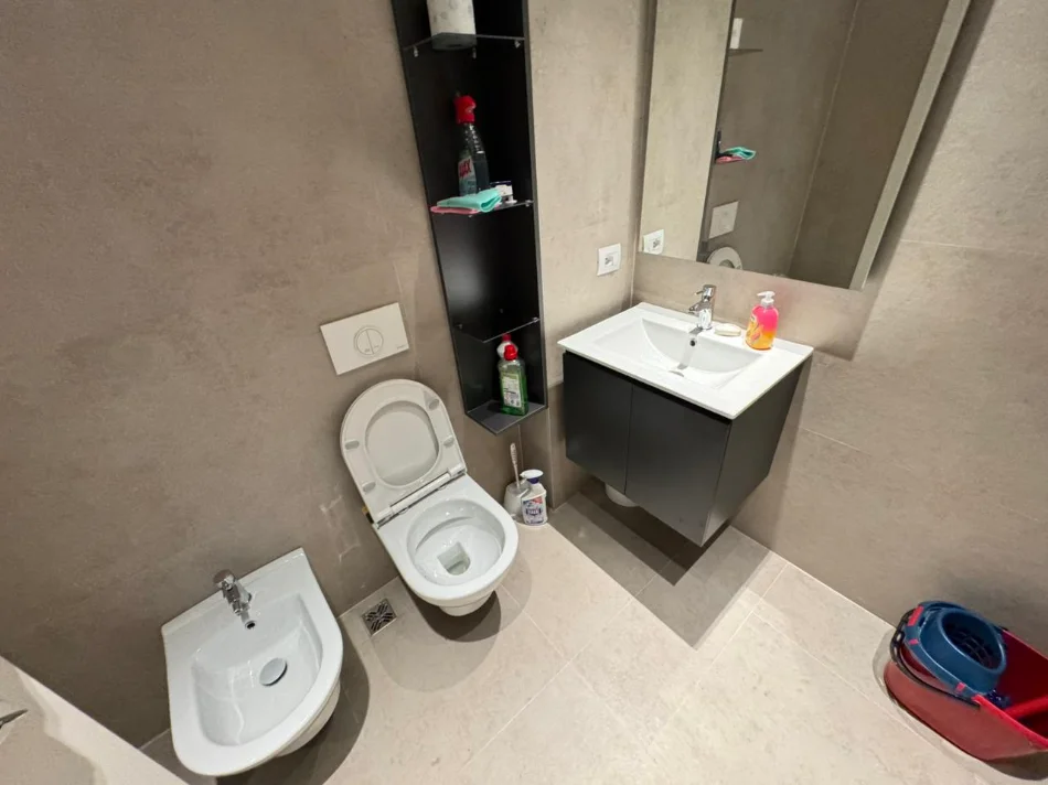 Tirane, jepet me qera apartament 1+1 Kati 7,