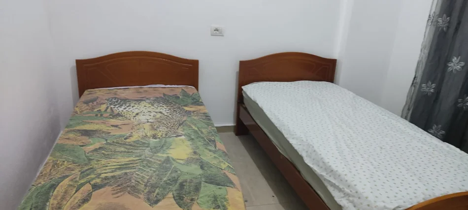 Tirane, jepet me qera apartament 2+1 Kati 2, 90 m² 40.000 Lek (Bar Enzo Kopshti Botanik)