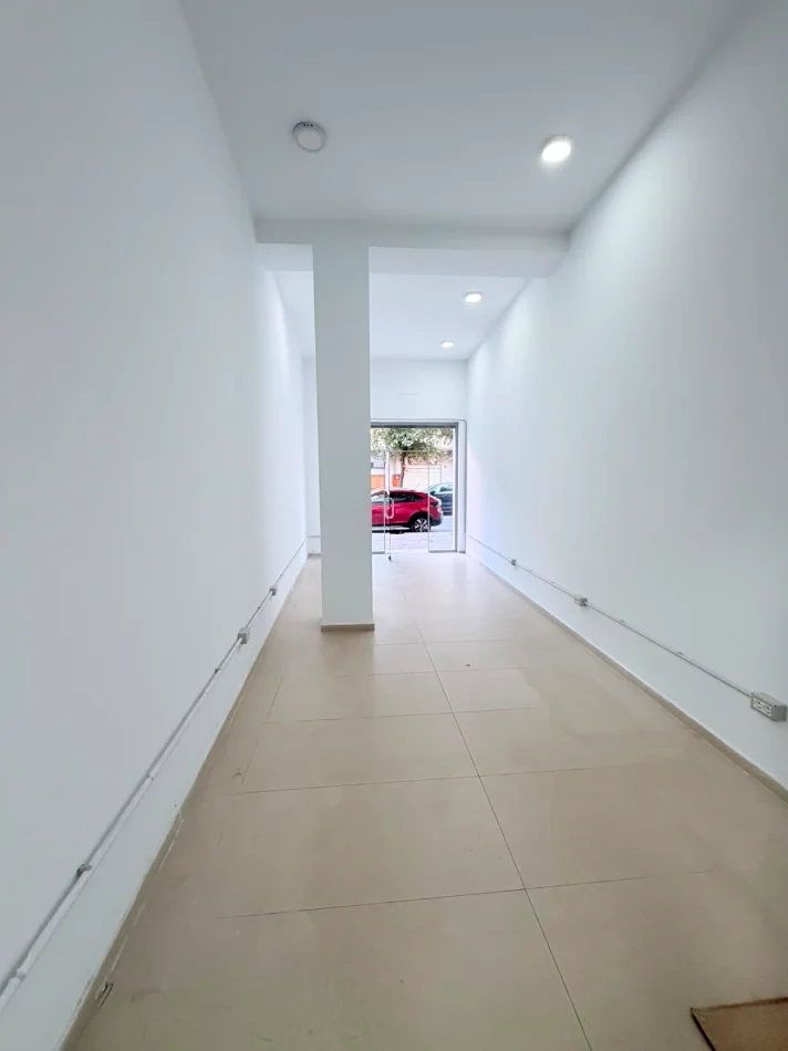 Durres, jepet me qera ambjent biznesi Kati 0, 45 m² 450 € (Pranvera, Durres)