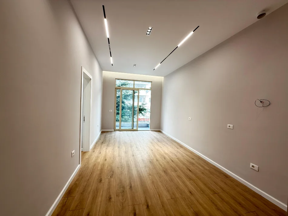 Tirane, shitet apartament 2+1 Kati 3, 70 m² 122.000 € (Astir)