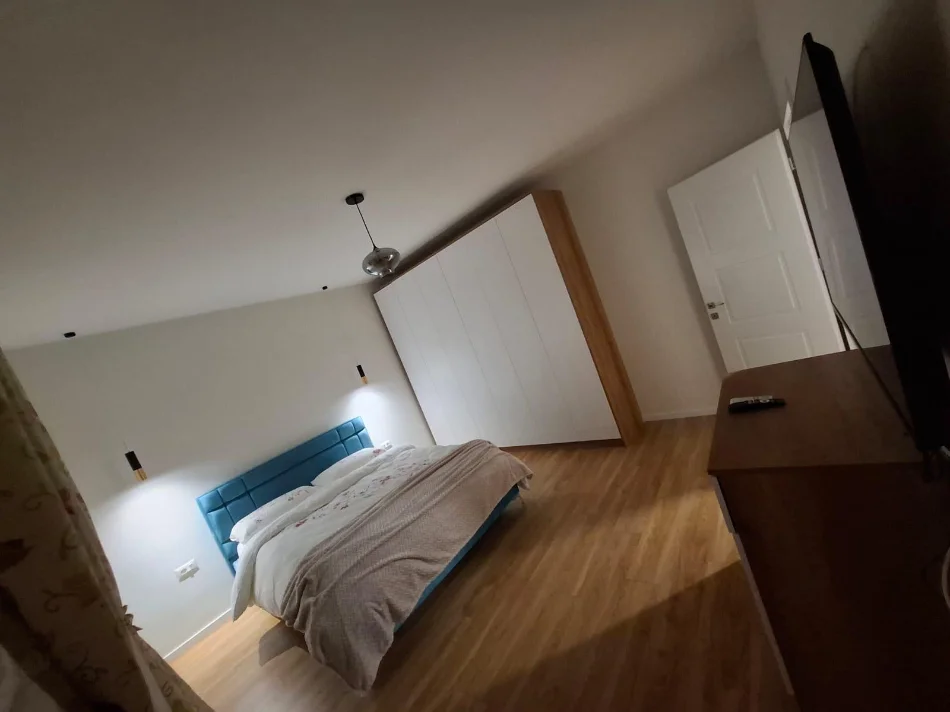 Tirane, jepet me qera apartament 1+1 Kati 2, 70 m² 600 € 