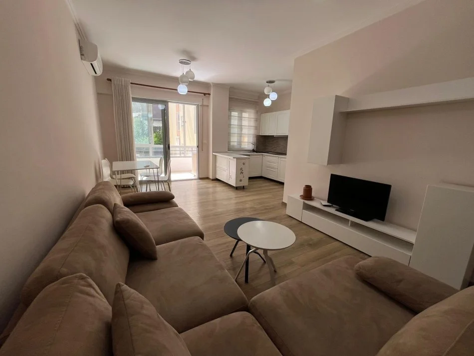 Tirane, shes apartament 2+1+Aneks+Ballkon Kati 3, 120 m² 187.000 € (Liqeni Thate)