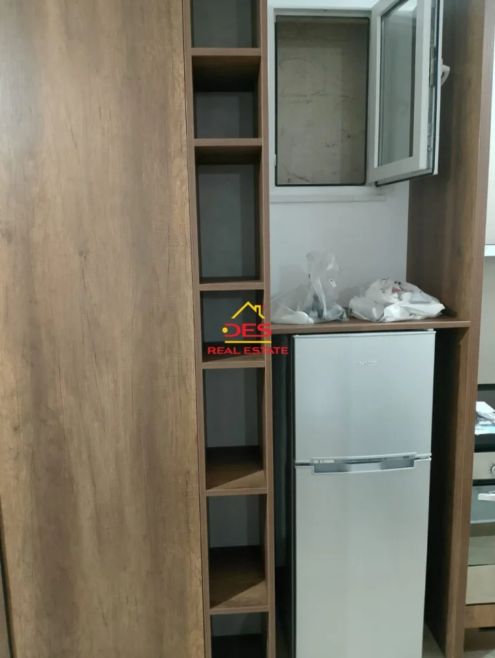 Vlore, jepet me qera garsonier Kati 3, 50 m² 350 € (Rruga Sazani)