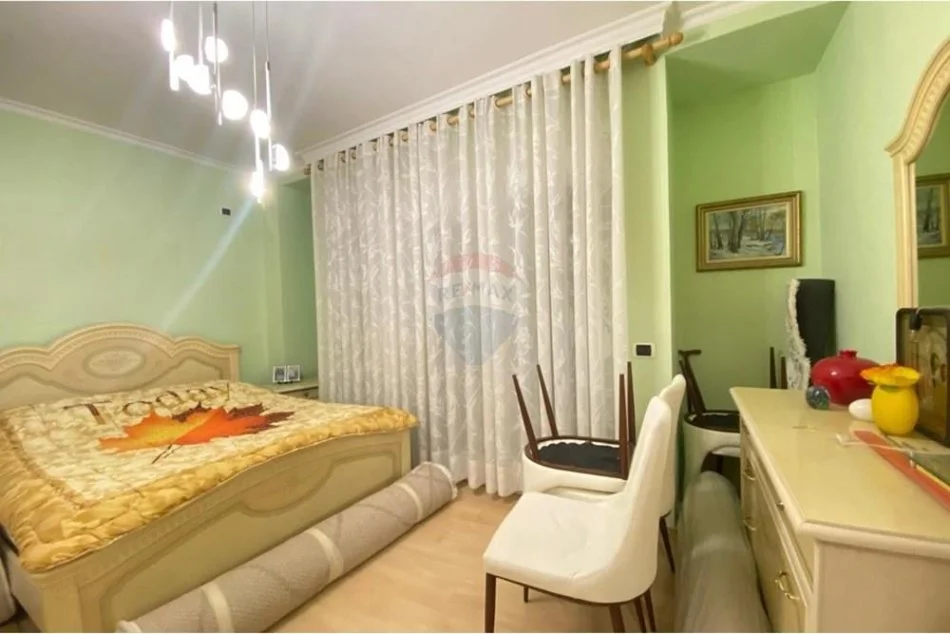 Tirane, jepet me qera apartament , 60 m² 600 € (Ura e Tabakve, Pazari i Ri)