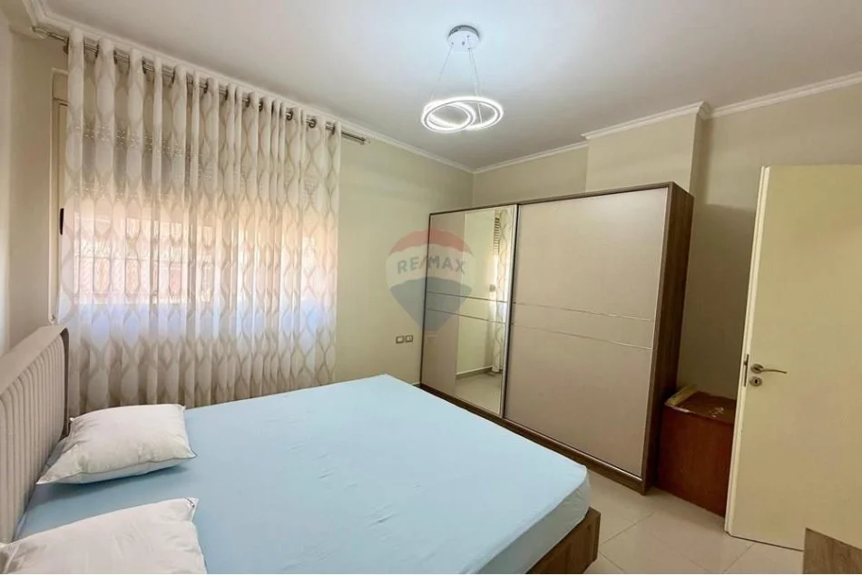 jepet me qera 1+1 , 65 m² 430 €