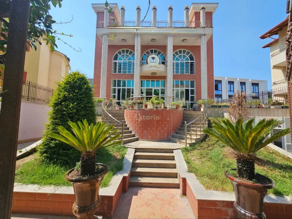 Tirane, shes Vile 5+1 Kati 1, 1.246 m² 2.575.110 € (Vilat Gjermane)