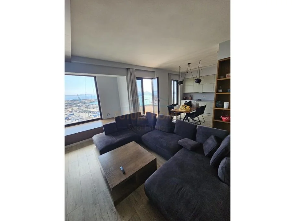 Durres, jepet me qera apartament 2+1+Ballkon Kati 11, 100 m² 750 € (Rruga Portit , Durres)