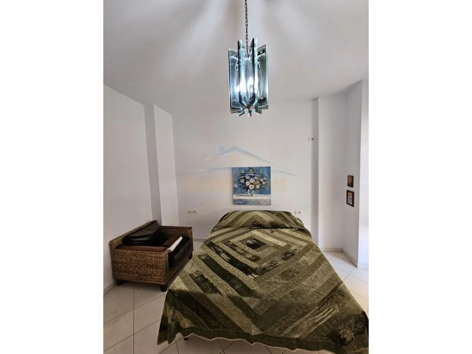 Durres, jepet me qera apartament 1+1+Aneks+Ballkon Kati 4, 65 m² 350 € (Shkembi i Kavajes)