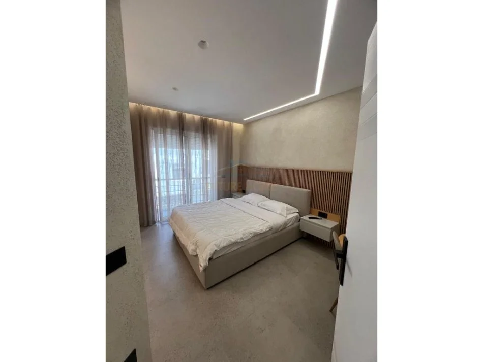 Tirane, shitet apartament 1+1+Ballkon Kati 1, 63 m² 175.000 € (Rruga e Bogdaneve)