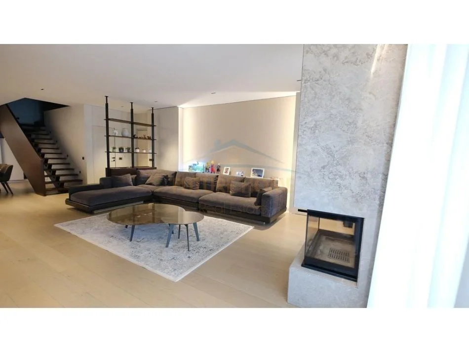 Tirane, shitet apartament Dublex Kati 10, 356 m² (Square 21)