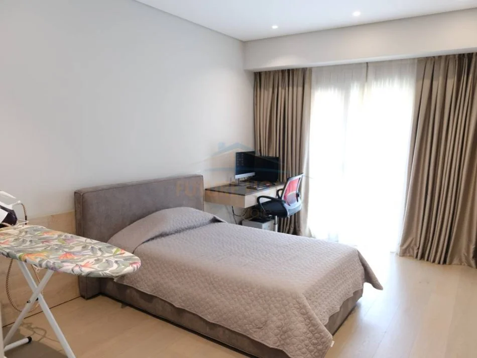 Tirane, shitet apartament duplex 3+1 Kati 11, 356 m² 900.000 € 