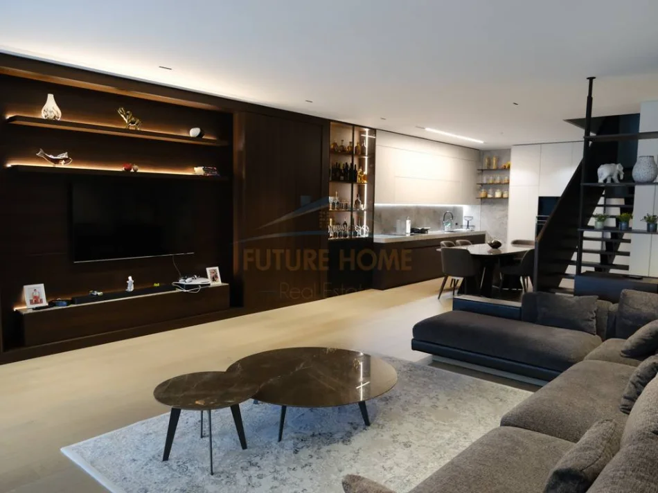 Tirane, shitet apartament duplex 3+1+Ballkon Kati 10, 356 m² (Kompleksi Square 21, Rruga e Kavajës, Tiranë)