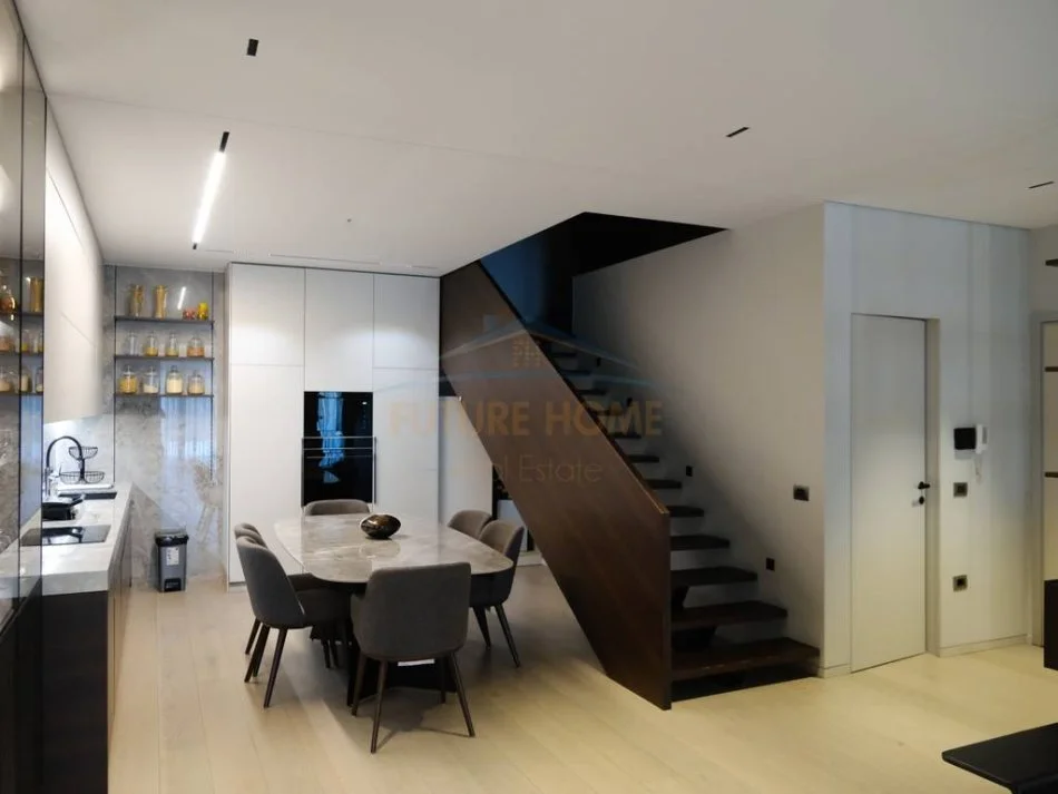 Tirane, shitet apartament duplex Dublex Kati 10, 365 m² 