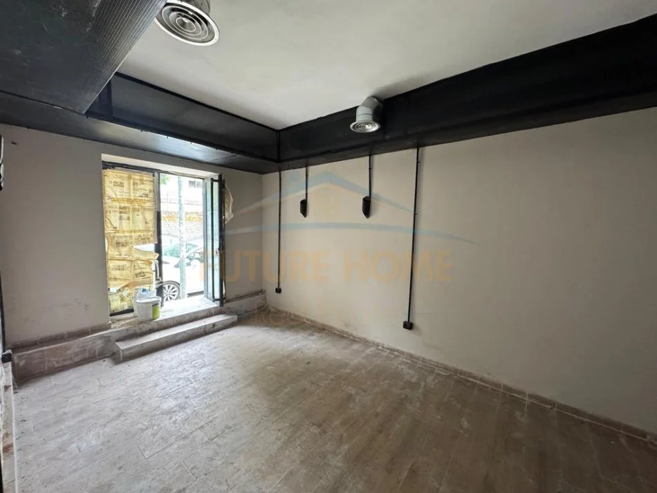 Tirane, shitet apartament 3+1 Kati 1, 86 m² 186.000 € (Vasil Shanto)