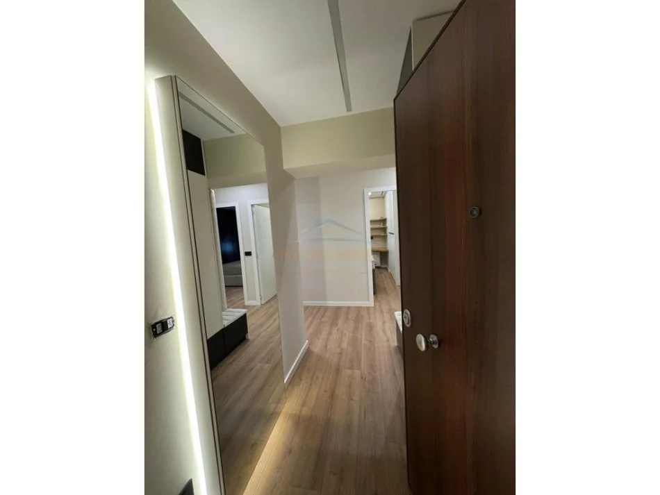 Tirane, shitet apartament 2+1+Ballkon Kati 5, 99 m² 320.000 € (Kodra e Diellit)