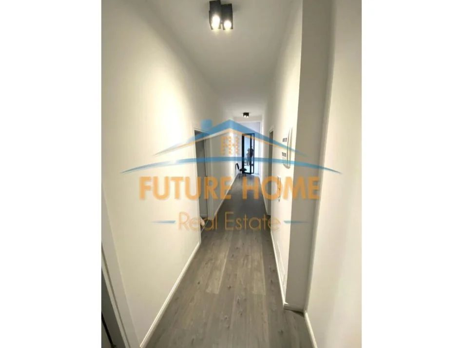 Tirane, jepet me qera apartament 2+1+Aneks+Ballkon Kati 4, 133 m² 900 € (SQUARE 21)
