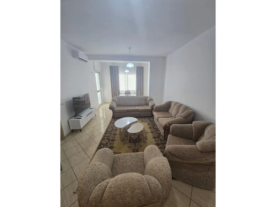 Tirane, jepet me qera apartament 1+1 Kati 3, 70 m² 500 € 