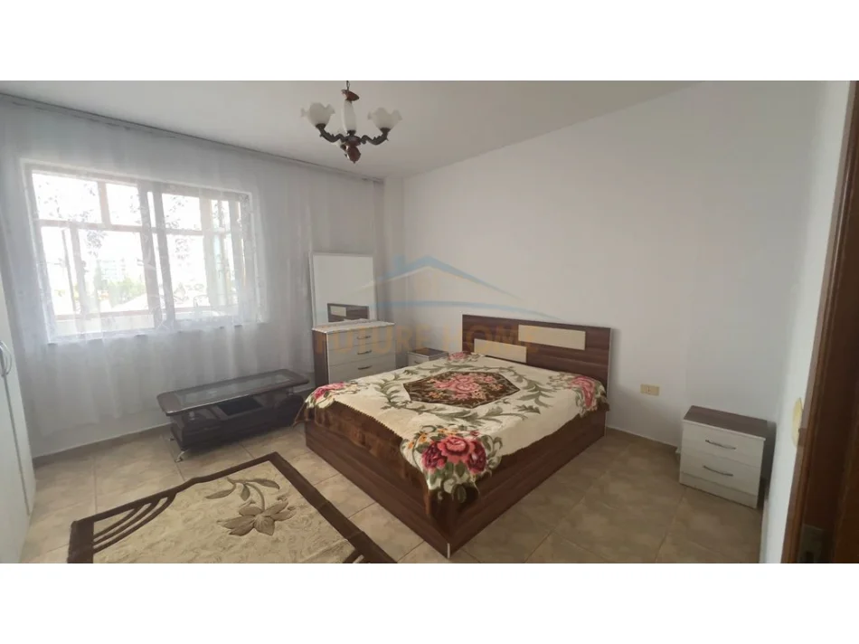 Tirane, jepet me qera apartament 3+1+Ballkon Kati 3, 600 € 
