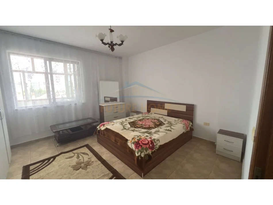 Tirane, jepet me qera apartament 3+1+2+Ballkon Kati 3, 93 m² 550 € (Don Bosko)