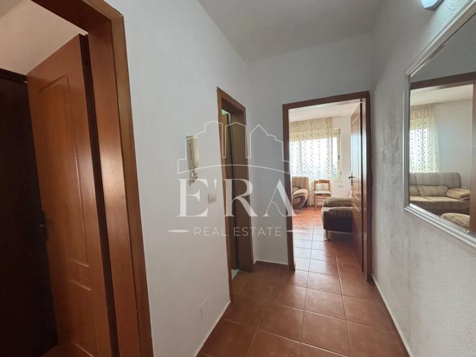 Durres, jepet me qera apartament 1+1 Kati 9, 60 m² 320 € (plazh)