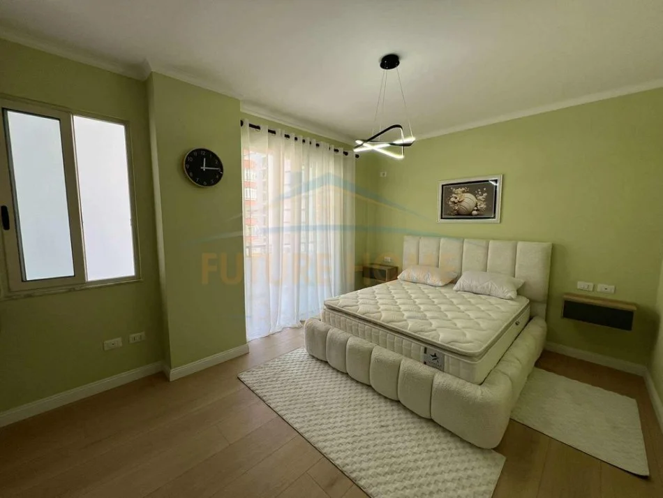 Tirane, shitet apartament 2+1+Ballkon Kati 3, 88 m² 145.000 € (Bulevardi Migjeni), Yzberisht