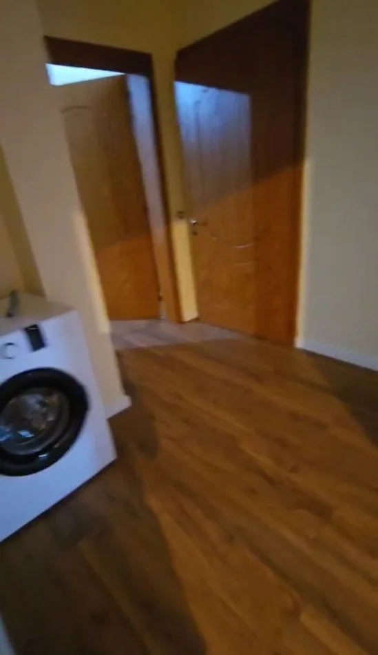 Tirane, jepet me qera apartament 2+1+Ballkon Kati 4, 86 m² 600 € 